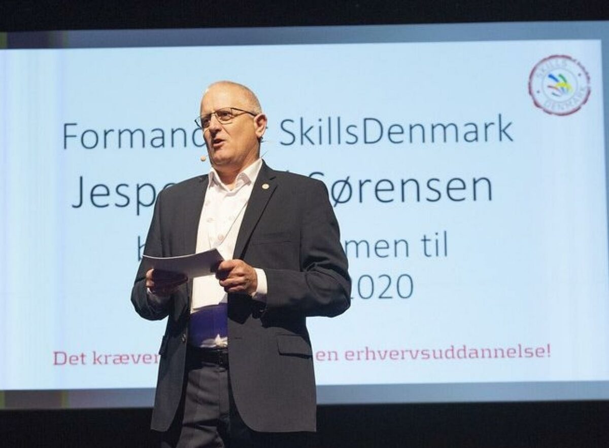 Den helt rigtige prismodtager' af overlærer M. Rasmussens mindepris 2022, Jesper Juul Sørensen, kunne ikke selv være til stede under overrækkelsen. Her ses han i SkillsDenmark-regi, hvor han var formand i intet mindre end 24 år. Foto: SkillsDenmark