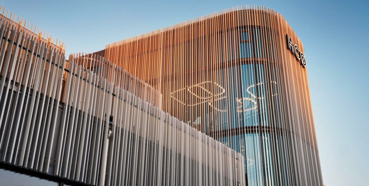 TEC H.C. Ørsted Gymnasium i Kgs. Lyngby er en af fem nominerede til Nohrcons årlige kåring af Årets Skolebyggeri. Foto: Kristian Holm. Kilde: Sweco architects