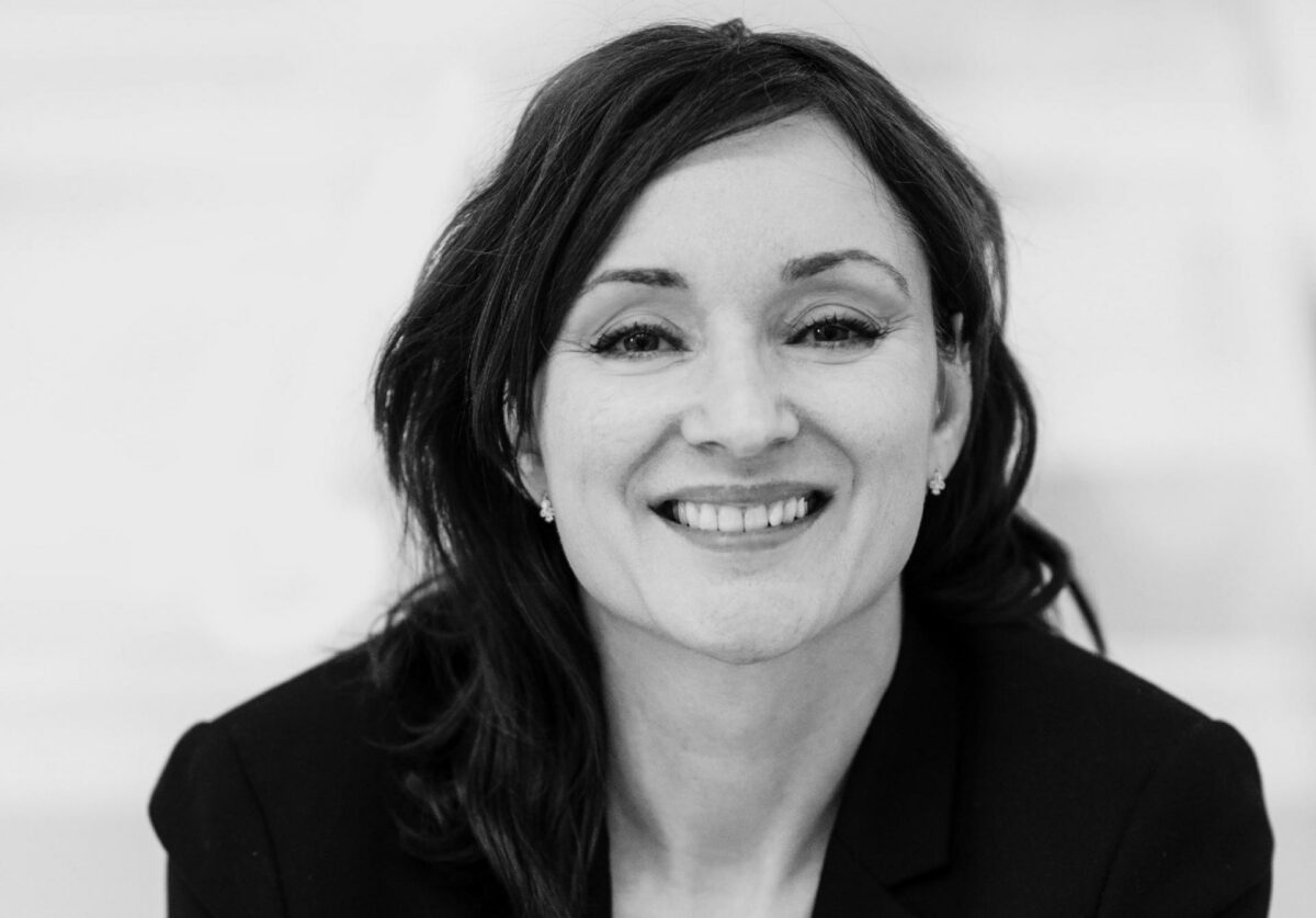 Som segmentchef for Bolig i Link Arkitektur Danmark har Kristina Jordt Adsersen indtil nu været en stor del af tegnestuens arbejde med at designe bæredygtige by- og boligprojekter. Hun fortsætter som segmentchef sideløbende med sin nye rolle som markedsdirektør.