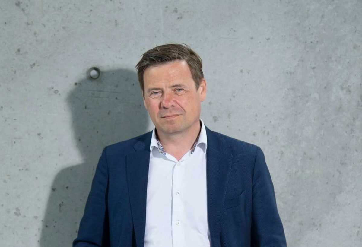 Aalborg Kommune med borgmester Thomas Kastrup-Larsen dykker nu ned i værktøjskassen for at sikre byggeriet af nye plejehjem i kommunen. Foto: Pressefoto.