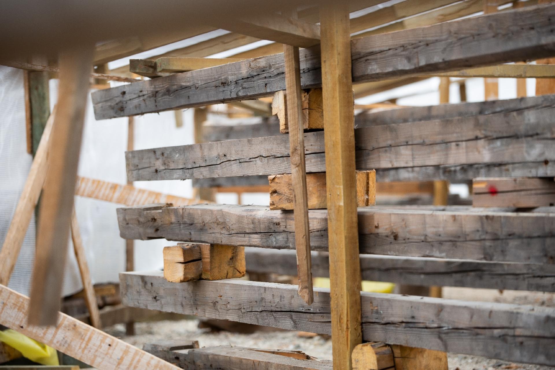 Materialer fra Gl. Gladsaxe Skole indgår i det nye børnehus. Foto: Jonathan Grevsen.