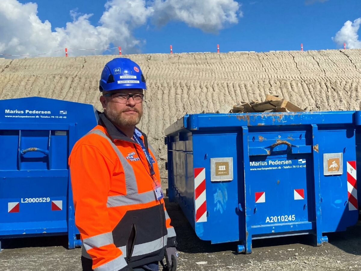 Ifølge miljøchef Kjartan Butzbach, FLC, er mere end 250 tons jern, stål, aluminium, madaffald, plastik og andet affald i 2022 er blevet finsorteret for at blive oparbejdet til genanvendelse i nye produkter.