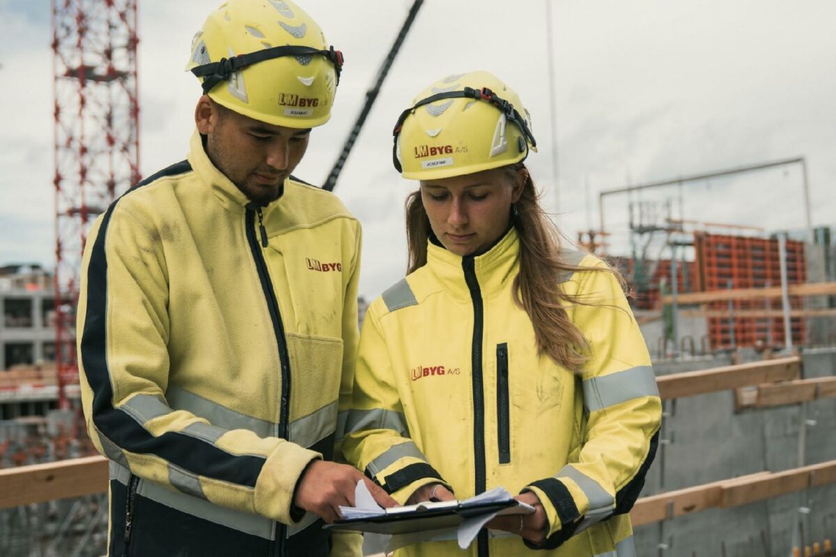 LM Byg er en af de entreprenører, der har taget skridtet mod videndeling, åbenhed og tværgående samarbejde, som menes at være nødvendige for den grønne omstilling og branchens udvikling.