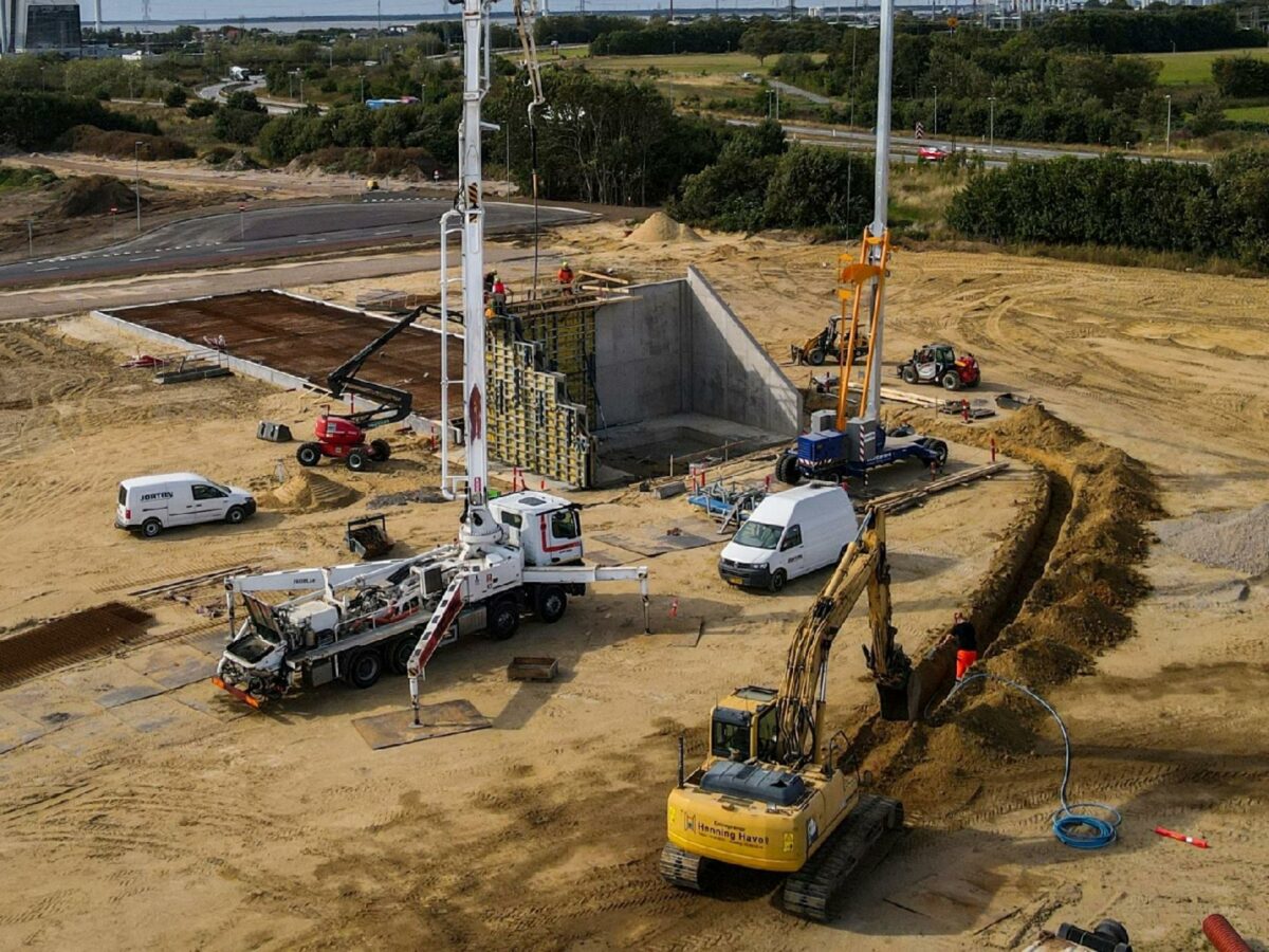Jorton er netop i gang med at opføre Quantafuels plastsorteringsanlæg i Esbjerg, der stiler efter en DGNB-guld certificering.