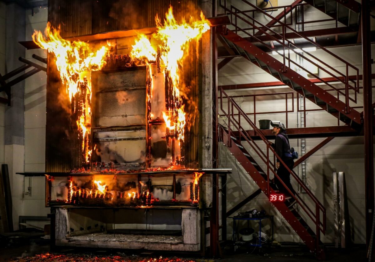 Parterne bag træfacadeprojektet BioFaçades:UpHigh bringer teknologi og know-how sammen, så bygninger op til 22 meter i fremtiden kan beklædes med facader i træ og andre biobaserede materialer.