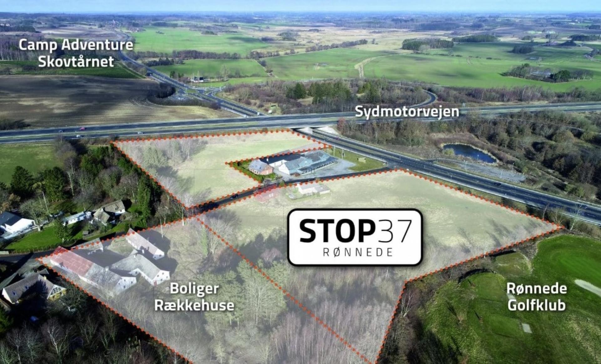 Stop 37 bliver placeret på et 7.600 kvm stort område på begge sider af Borupvej og lige op til Ny Næstvedvej, der forbinder Næstved og Faxe via Rønnede. Som nabo til Stop 37 og Rønnede Golfklubs baner bygger ejendomsudvikleren Maycon 32 boliger. Illustration: Maycon