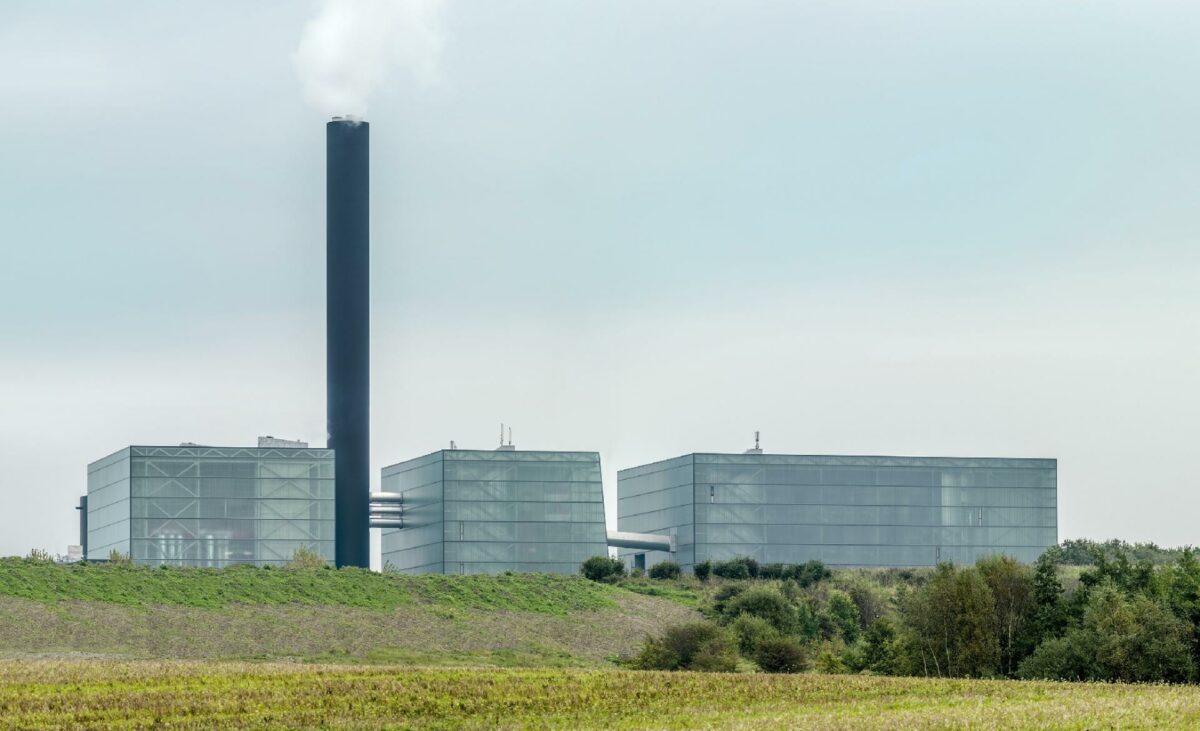 Et CO2-fangstanlæg kan årligt indfange 450.000 tons af den CO2, der kommer ud af skorstenene i Energipark Lisbjerg.