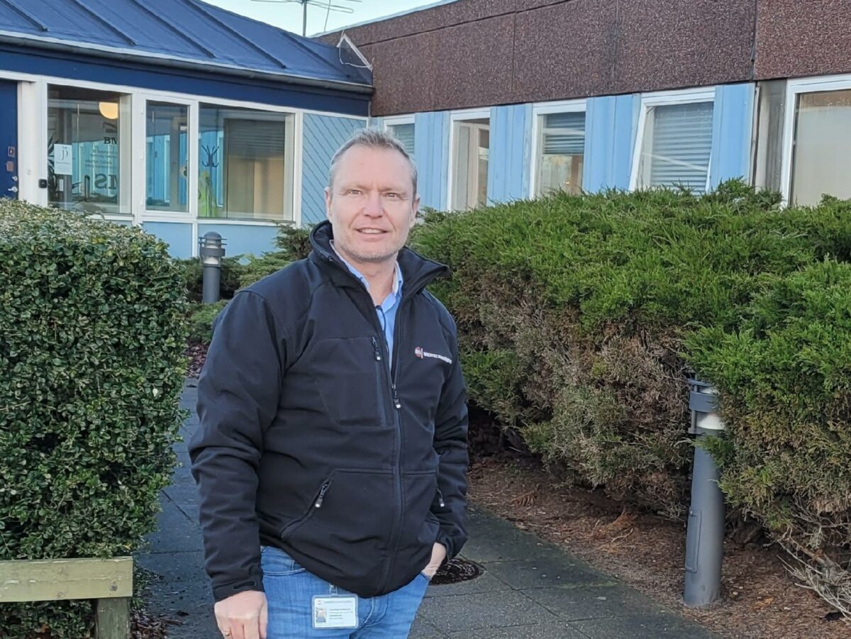 Afdelingsleder Lasse Buur Andersen står i spidsen for Wicotec Kirkebjergs nye afdeling i Kalundborg, som skal styrke serviceringen af koncernens faste kunder i området. Foto: Wicotec Kirkebjerg.