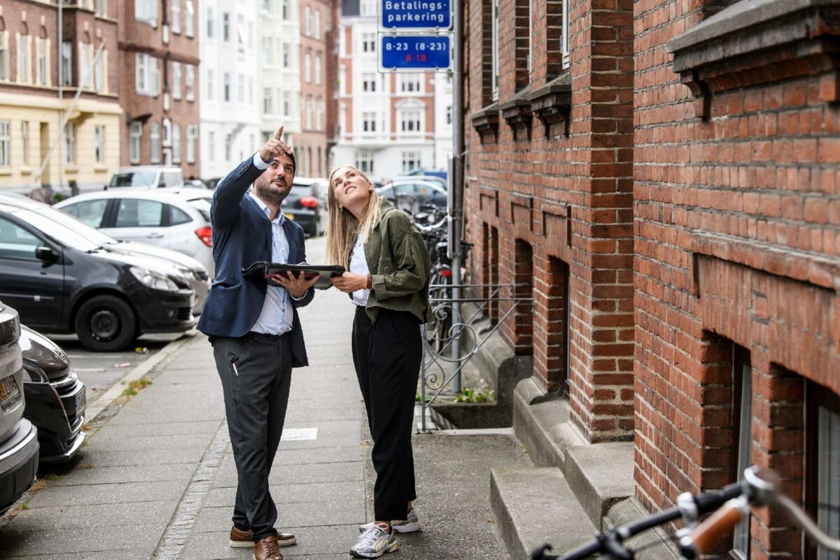 Køberne er på vej tilbage til boligmarkedet i hovedstaden, hvor der synes at være kommet lidt mere ro på privatøkonomien.