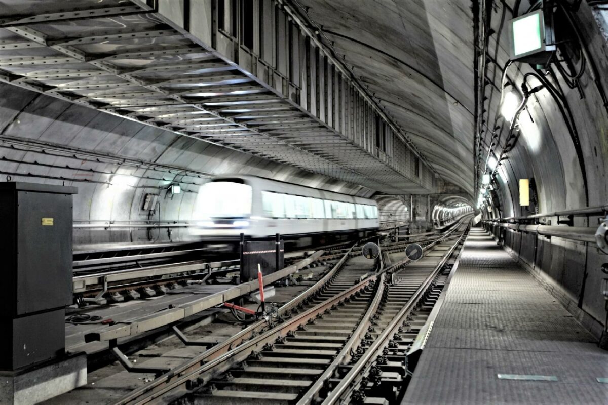 Metroen har åbnet nye dele af København op og gjort det lettere, mere effektivt og mere klimavenligt at rejse fra den ene ende af hovedstaden til den anden. Foto: Gettyimages.