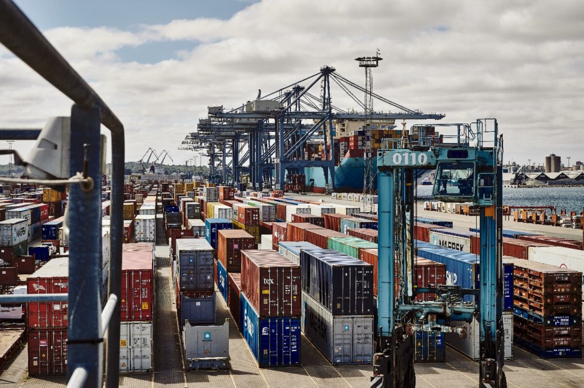 Aarhus Havn har i 2022 sat ny danmarksrekord med den største containeromsætning i dansk historie. Nu skal havnen udvides.