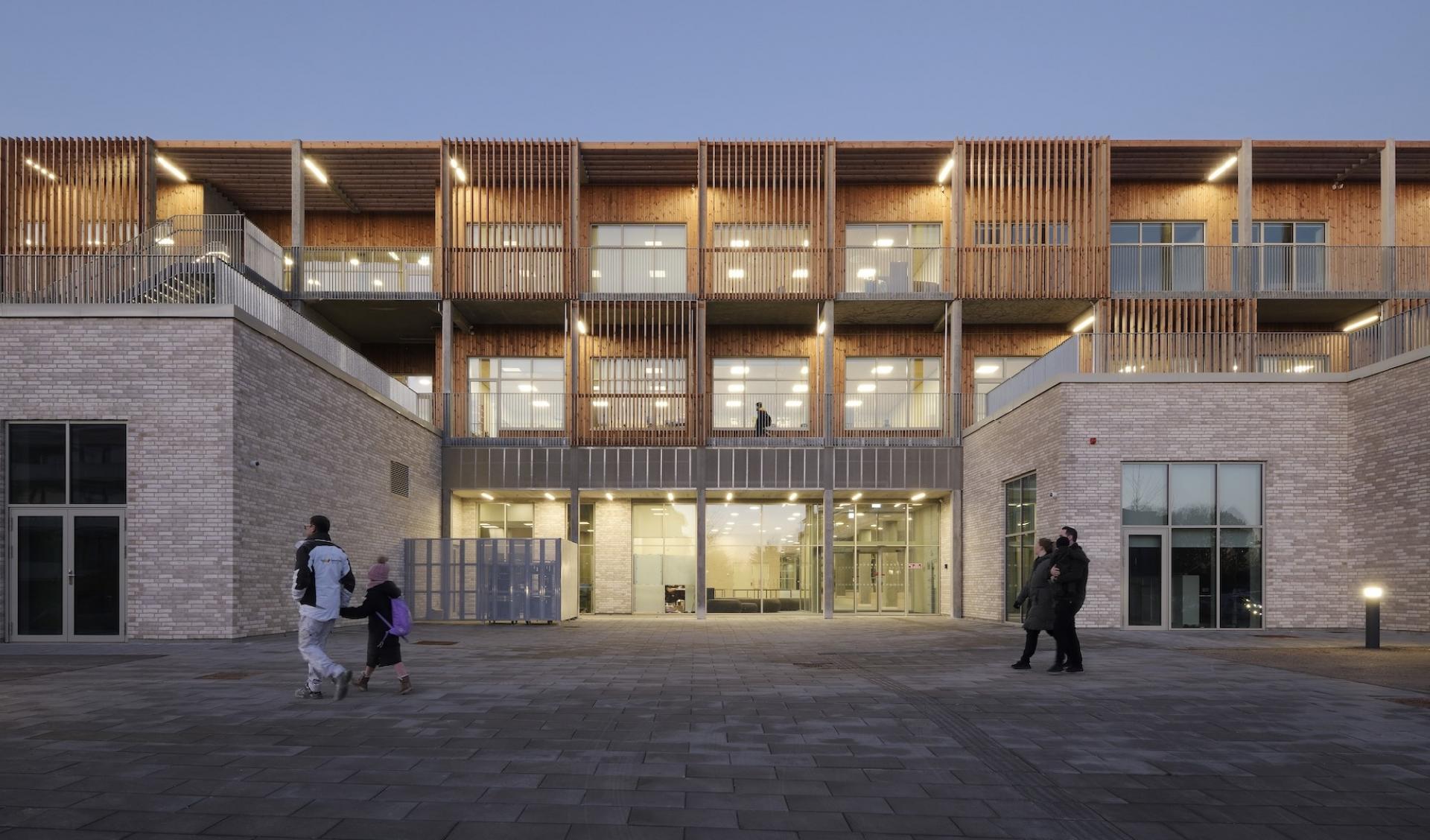 Juryen siger om Børne- og kulturhuset: Et spændende projekt der på fin vis forsøger at sammenbinde dagtilbud, skole, SFO og kulturaktiviteter. Foto: Martin Schubert