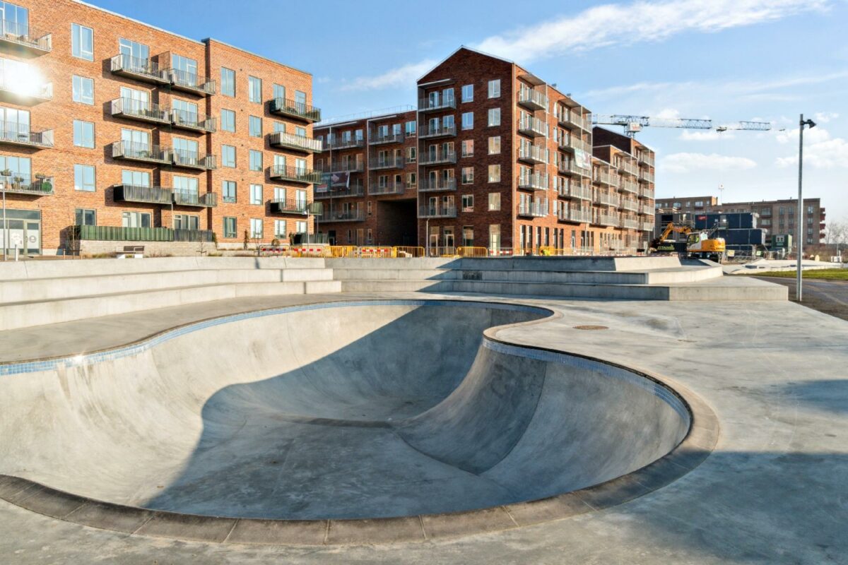 Første lejer er fundet til et af erhvervslejemålene i den nye bydel Taastrup C: Skaterbutikken Merch Fabrikken Skateshop åbner butik lige ved områdets skaterbane. Foto: EDC Erhverv Poul Erik Bech