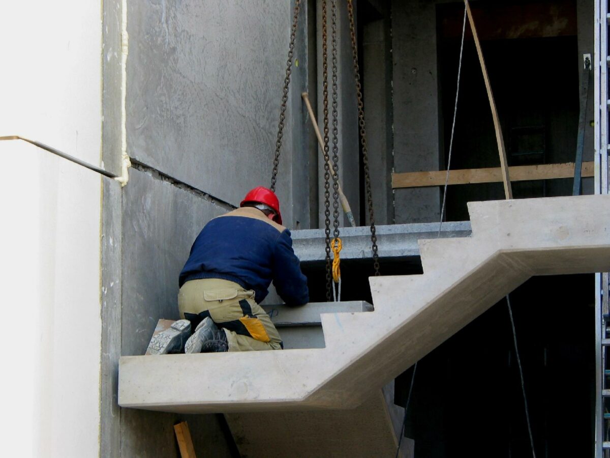 - Vi kan simulere en ændring i en betonrecept, hvor vi reducerer med f.eks. 10 kg cement og med det samme ser resultatet i en ny EPD, lyder det fra Fårup Betonindustri. Foto: Gettyimages.