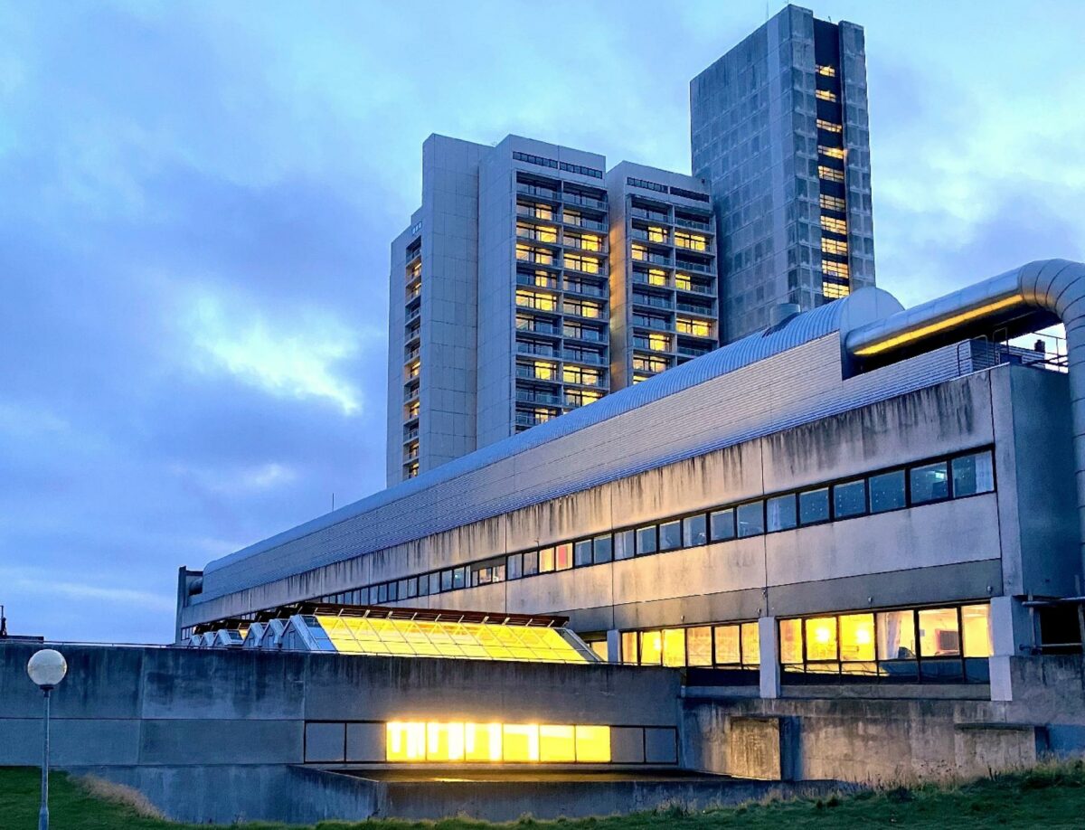 Herlev Hospital har ifølge den nye vejledning fra Dansk Beton og Teknologisk Institut suget CO2 til sig siden det åbnede i 1976. Foto: Getty Images