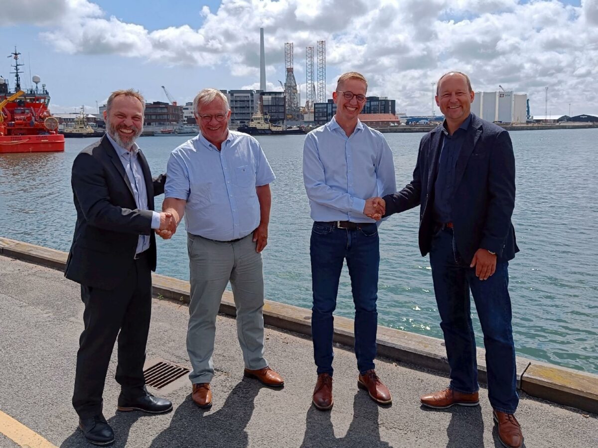 Fra venstre: Thomas Bolding Rasmussen, adm. direktør i Norconsult Danmark, Finn Moe Bojsen, direktør Ingeniørværket, Tage Øhlenschlæger, partner og projektchef, certificeret brandrådgiver hos Ingeniørværket og Jacob Ilsøe, direktør, Byggeri & Anlæg i Norconsult.