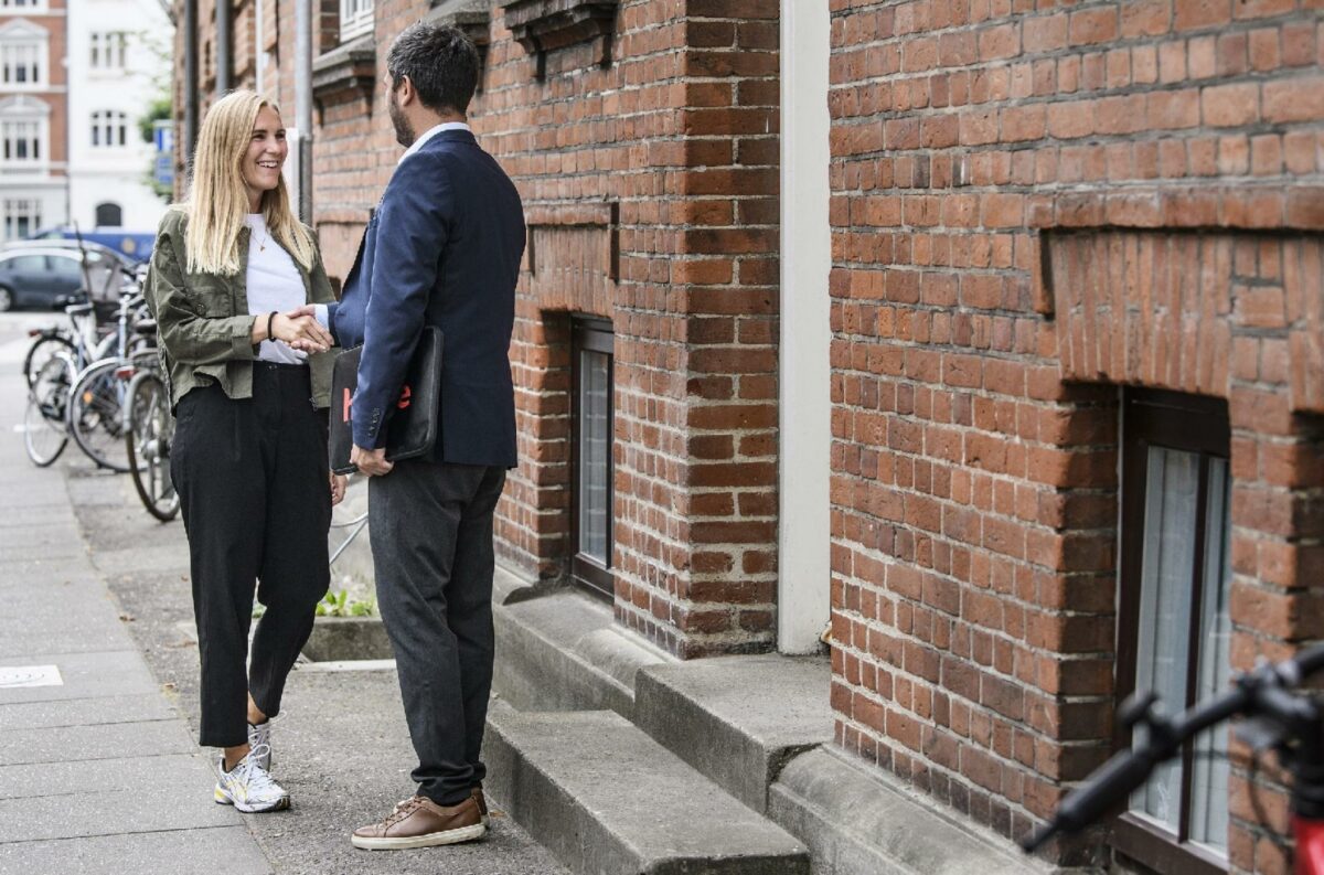 Boligsalget tegner pænt for de kommende måneder, lyder det fra ejendomsmæglerne, der kan se tilbage på to gode sommermåneder. Foto: Palle Skov