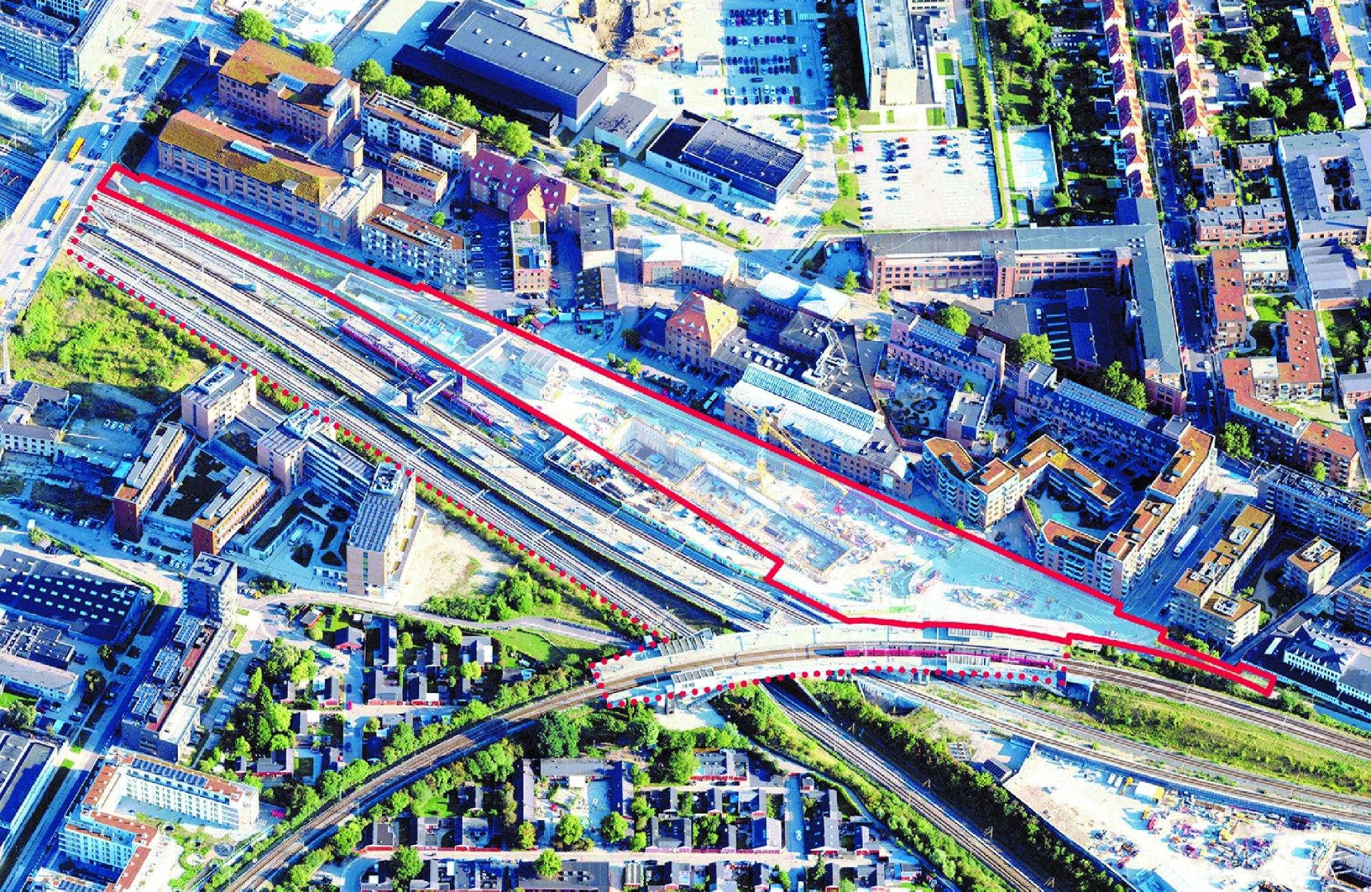 Historisk var jernbanen vigtig for udviklingen af Valby som industriområde, og med den kommende bydel får jernbanen igen en central betydning for området.
