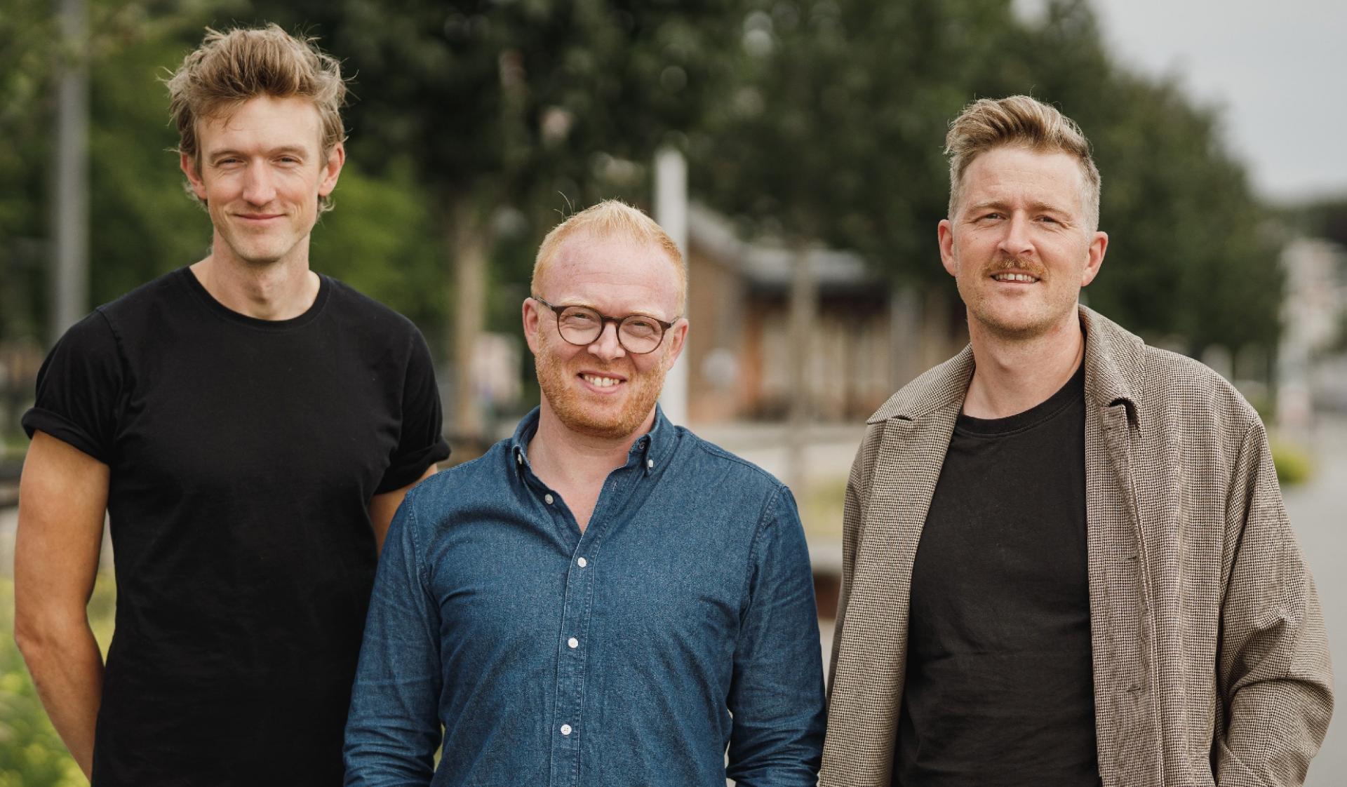 Thomas Degn Friis (tv.) og Levi Dørken (th.) får mere tid til at arbejde med bofællesskaber og bæredygtige boligområder i hele landet, nu hvor Michael Hulgaard er tiltrådt som direktør.