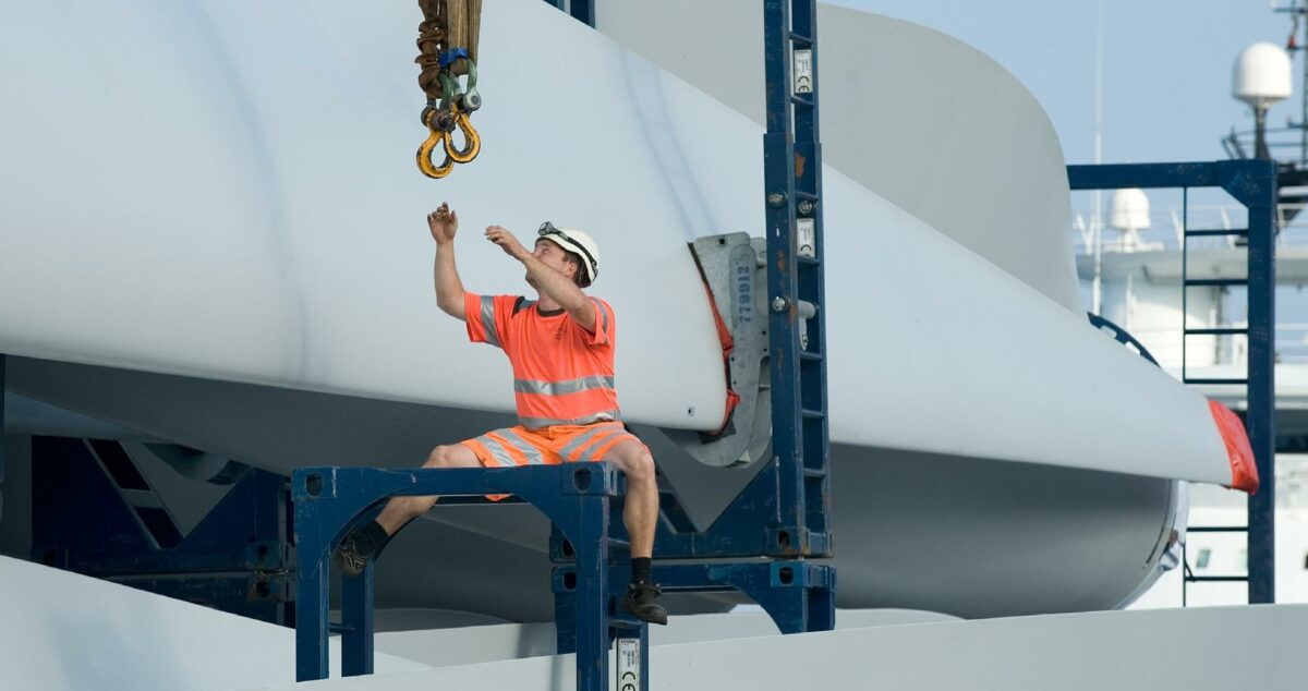 Kommuner, uddannelsesinstitutioner og arbejdsmarkedets parter i og omkring Esbjerg er gået sammen om at forme fremtidens medarbejdere med viden om bl.a. Power-to-x, der konverterer overskydende elektrisk energi til bl.a. brint, og CCS (CO2-fangst). Foto: Esbjerg Kommune.