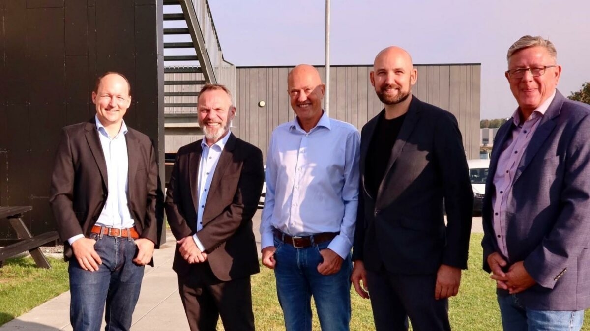 Fra venstre: Jacob Ilsøe (direktør for Byggeri i Danmark, Norconsult), Thomas Bolding Rasmussen (adm. direktør, Norconsult Danmark), Anders Søvsø (afdelingsdirektør Geoteknik & Miljø, Norconsult), Jakob Bielefeldt (leder for Geoteknik, Norconsult) og Peder Hauritz (adm. direktør, Franck Miljø & Geoteknik).