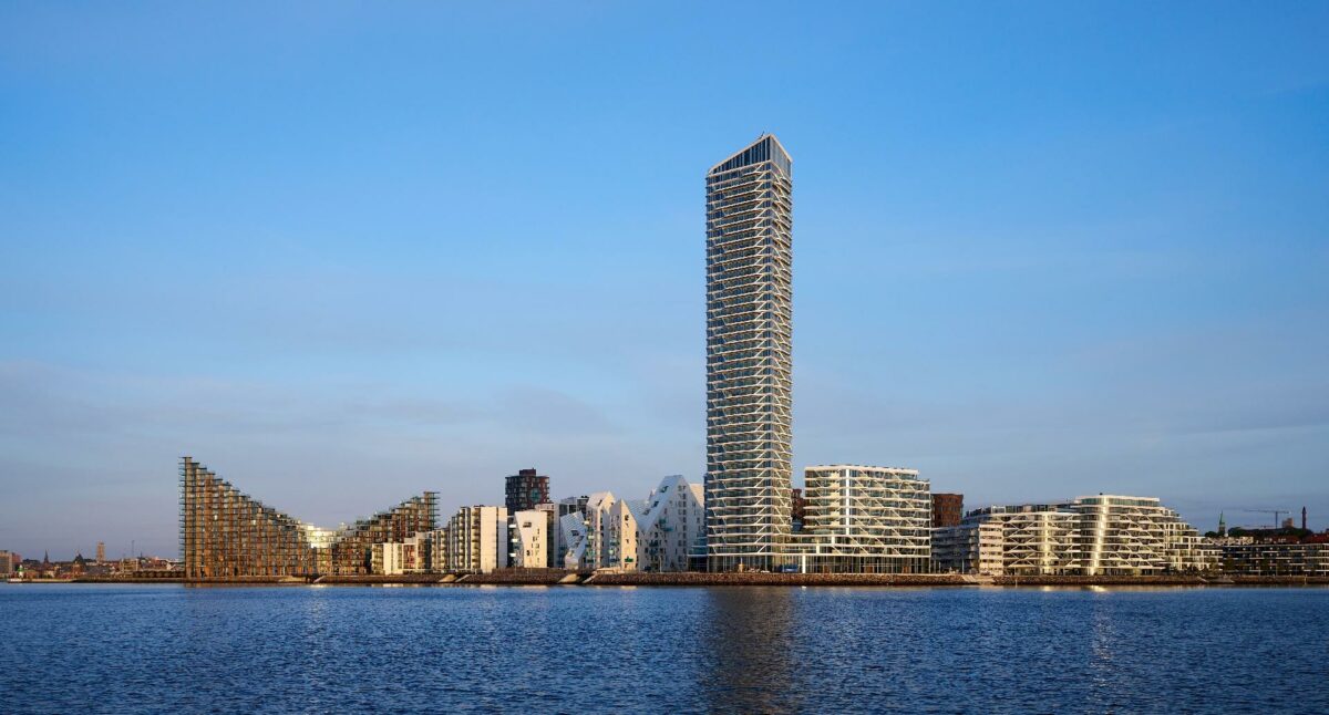 Navnet Lighthouse er ikke uden betydning, da byggeriet er placeret på spidsen af Aarhus Ø, helt ud mod bugten, hvor mange skibe dagligt sejler forbi. Foto: Jan Kejser.