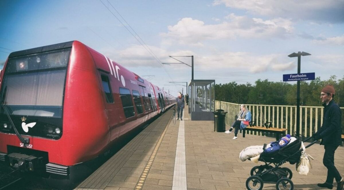 Favrholm Station skal - udover Nyt Hospital Nordsjælland og pendlere fra Hillerøds sydlige opland - også servicere de syv bykvarterer, der opføres i Favrholm. Favrhøjkvarteret mellem stationen og hospitalet etableres som det første.