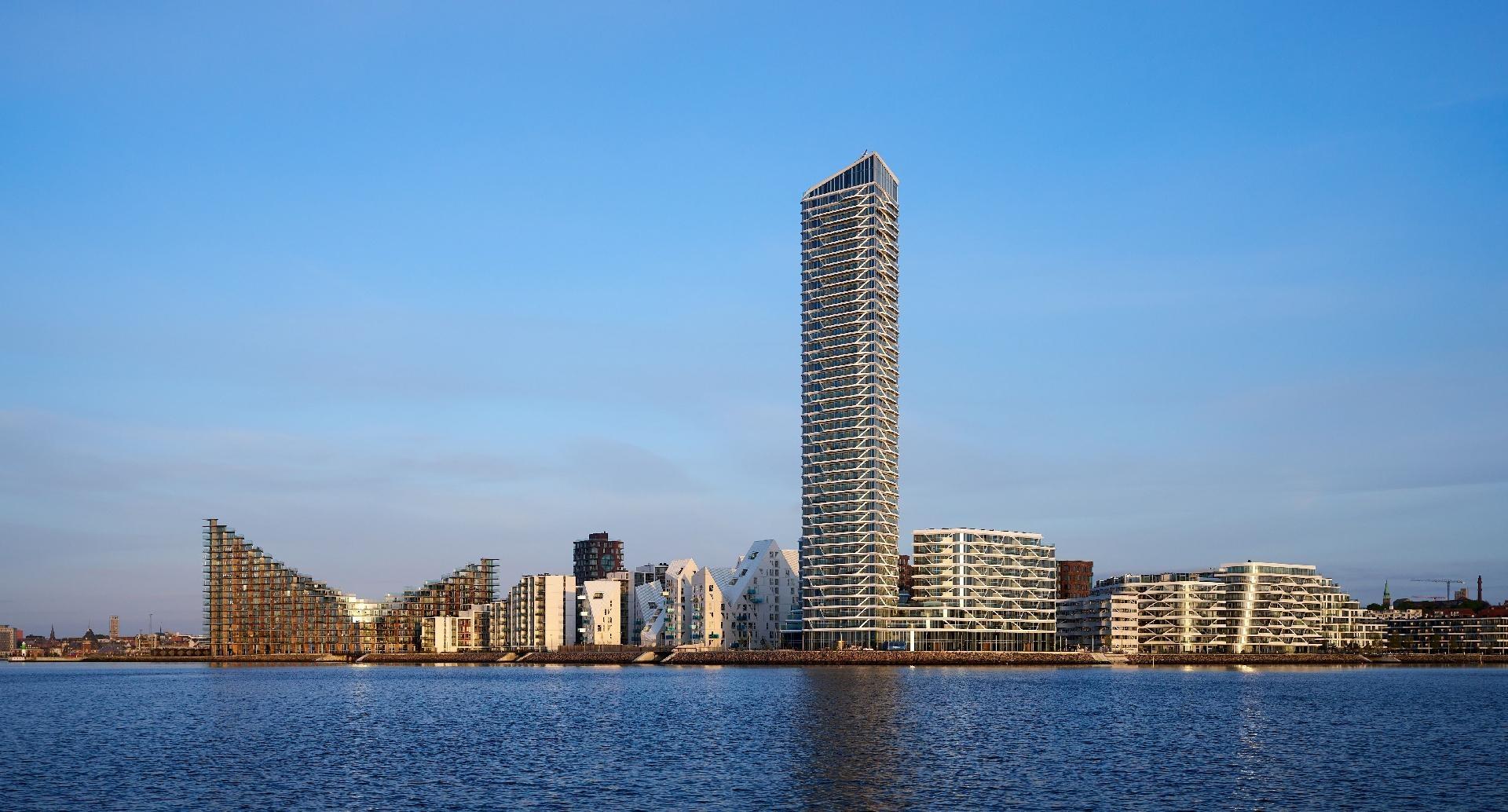 Lighthouse på spidsen af Aarhus Ø vinder prisen som 'Best Tall Building 100-199 meters'. Foto: Jan Kejser