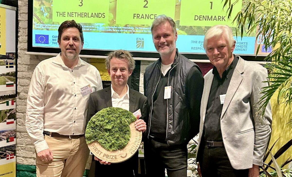 Fra venstre David Klubien, projektchef, Basecamp Student, Christian Restorff-Liliegreen og Jonas P. Berglund, Kragh & Berglund Landskabsarkitekter og Henk Raaijmakers, præsident, European Nurserystock Association (ENA). Foto: Green Cities.