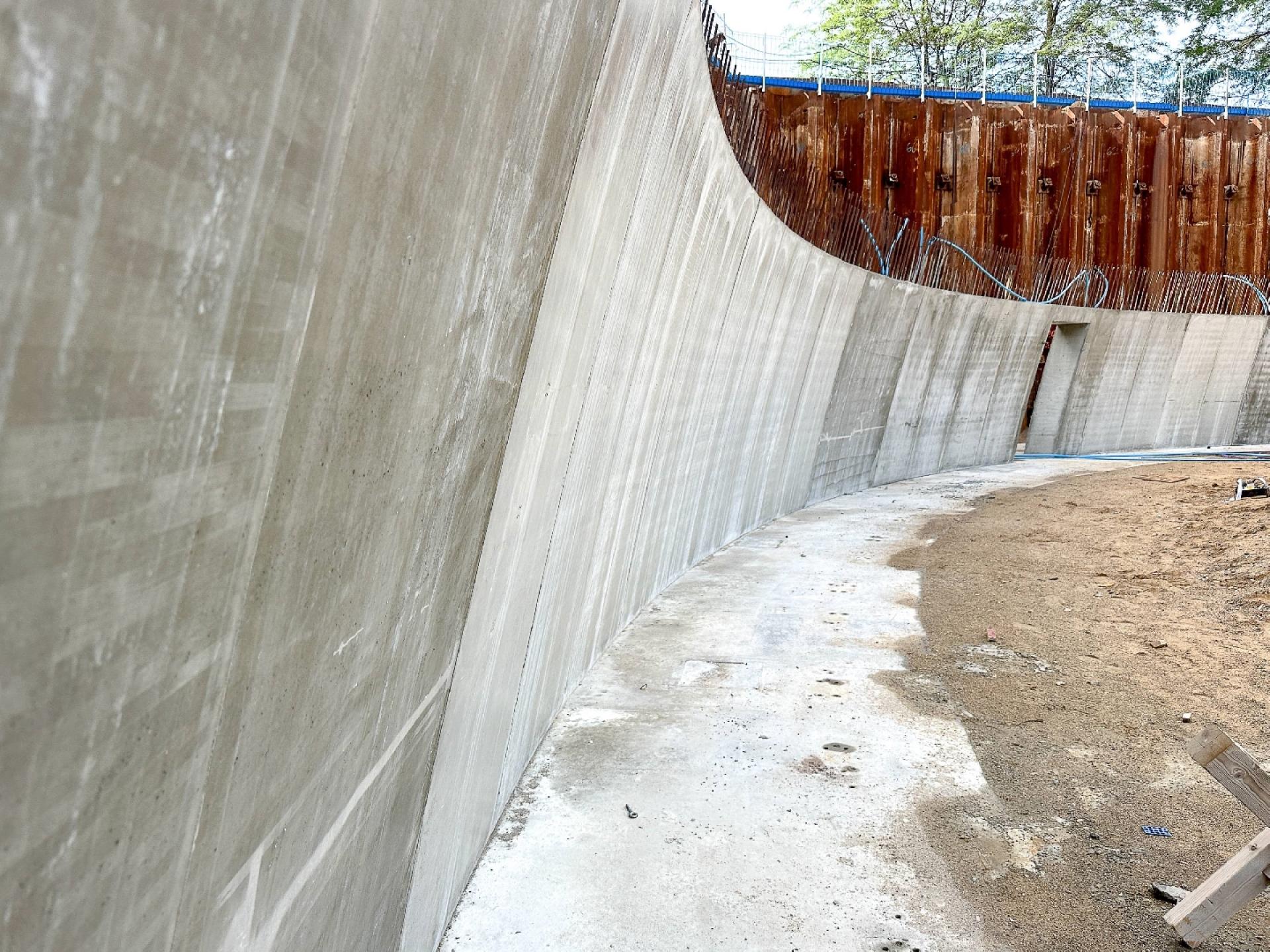 Betonfundamentet, der har en diameter på hele 40 meter, skal bære halvkuplen, der får en loftshøjde på 16 meter. Foto: Peri