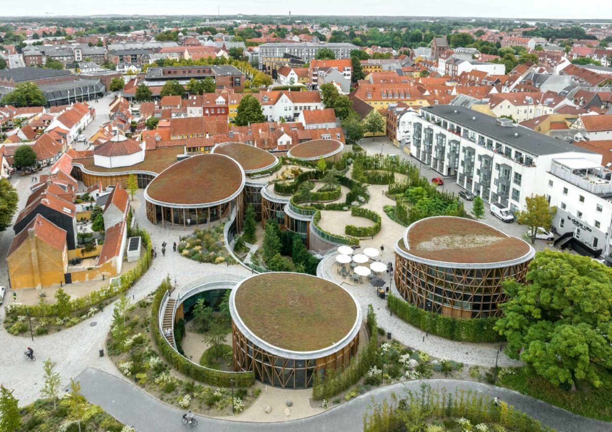 Hvert haverum rummer en særlig stemning, hvor havens planter er nøje udvalgt med henblik på at skabe en rigdom af sanseindtryk, lyder det bl.a. i juryens begrundelse. Foto: Rasmus Hjortshøj (Coast studio).