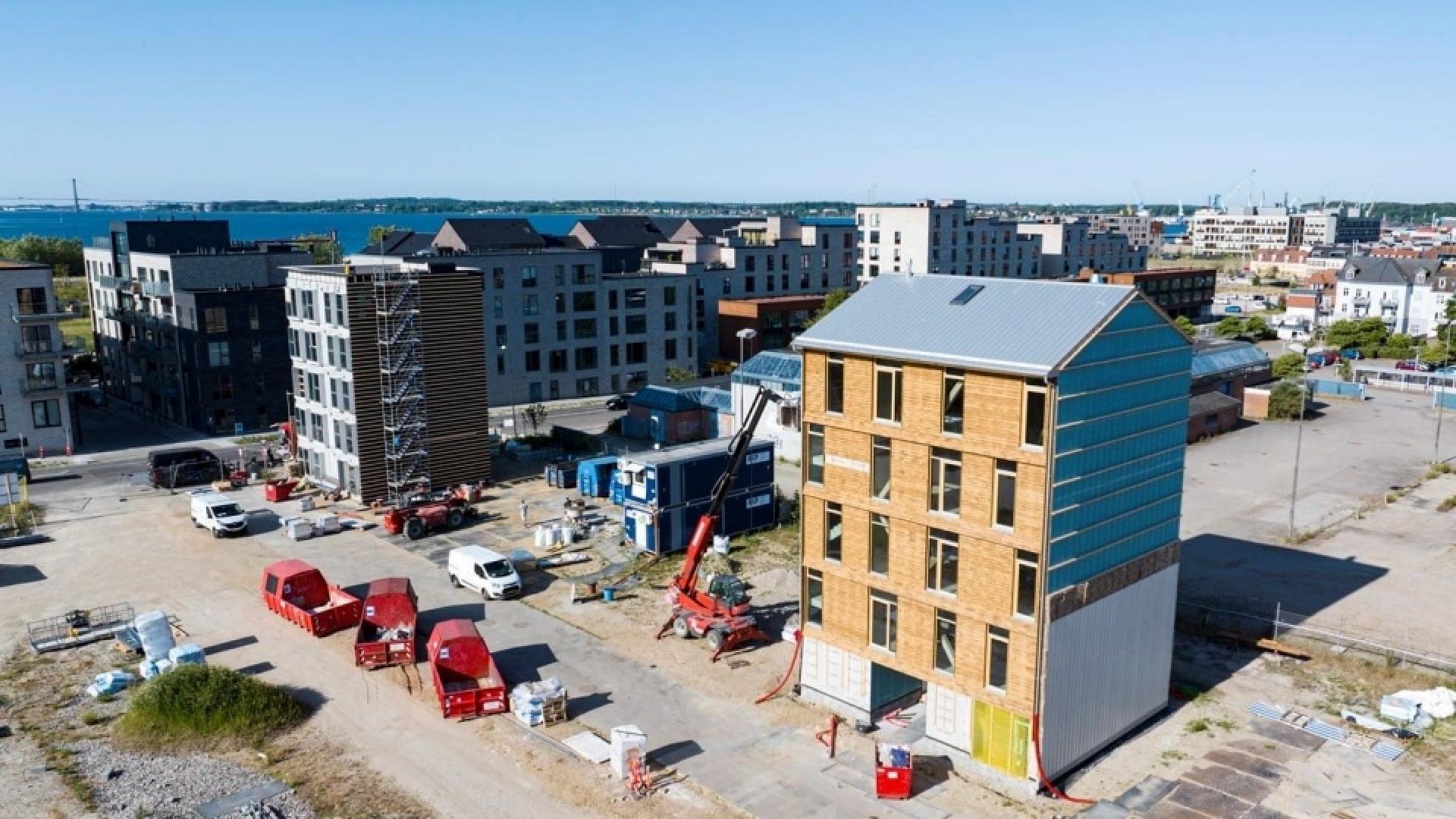 Kongensstræde i Fredericia er omdrejningspunkt for Realdania By & Bygs udviklingsprojekt, som undersøger, hvor meget CO2-aftrykket kan nedbringes, når man bygger boliger i beton. Foto: Realdania By & Byg.