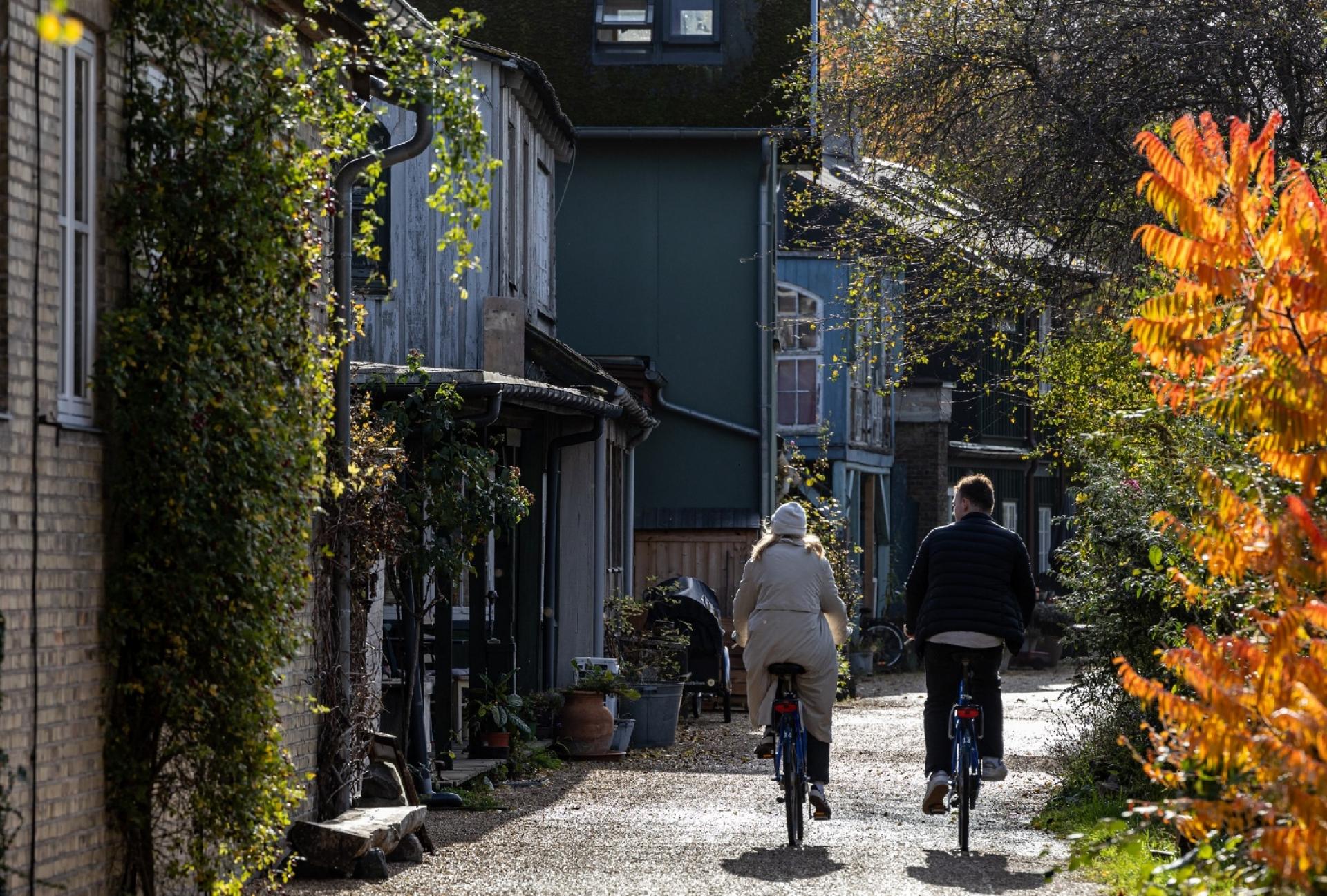 De nye beboere, der på sigt flytter ind i de almene boliger på Christiania, vil kunne benytte fristadens faciliteter og deltage på stedets fællesmøde på lige fod med de eksisterende beboere. Foto: Getty Images