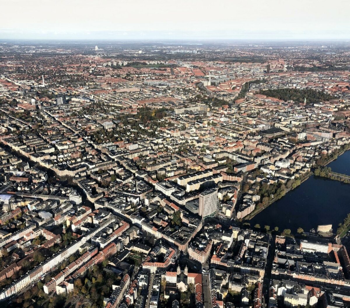 Mange af de grønne pletter, der var i København, da den oprindelige fingerplan blev lavet i 1947, er nu forsvundet. Nu er der til gengæld både metro, letbane og en hel del flere boligbyggerier. Foto: Henrik Vejre