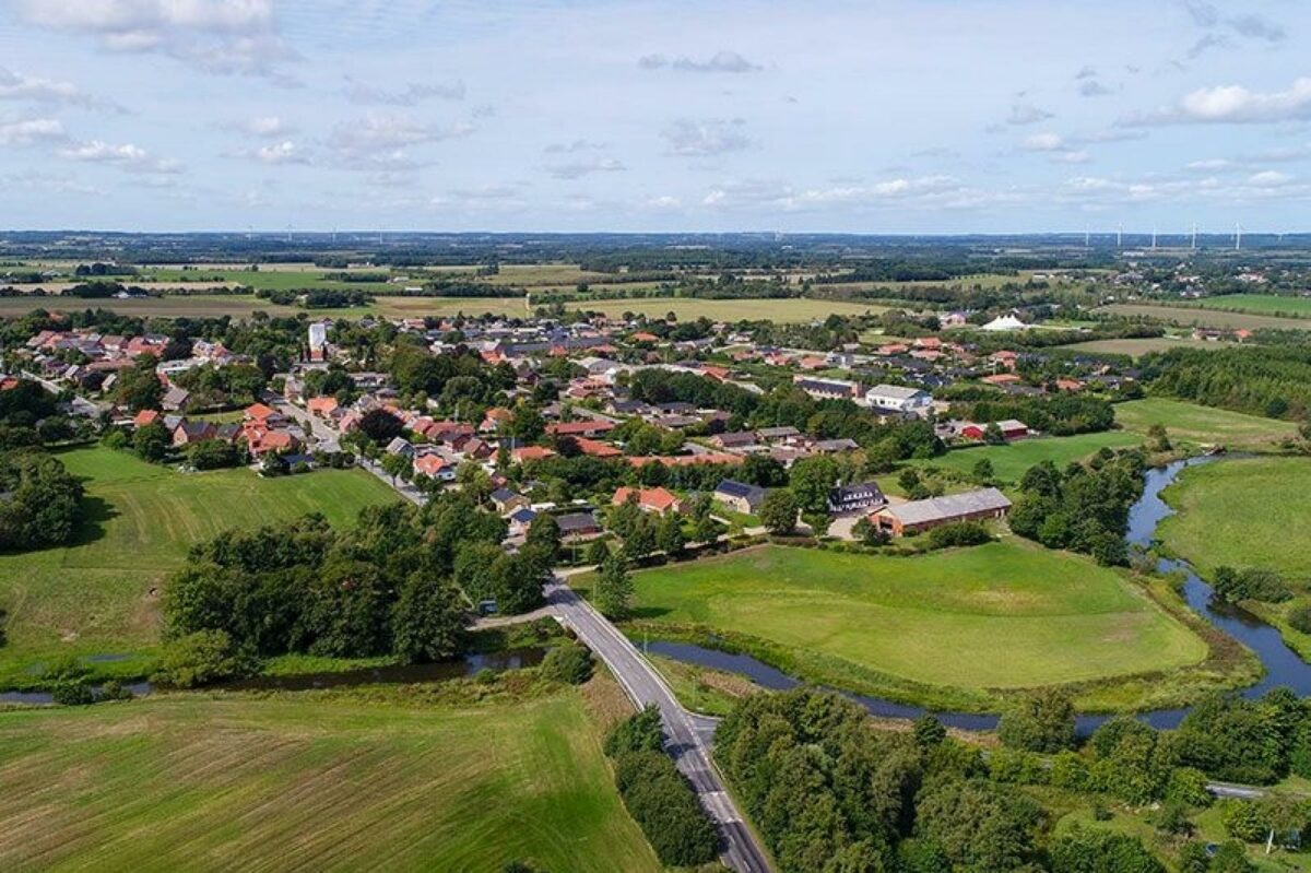 Det nye boligkvarter opføres i naturområdet ved Fuglvigbjerg i Vorgod-Barde. Foto: Ringkøbing-Skjern Kommune.