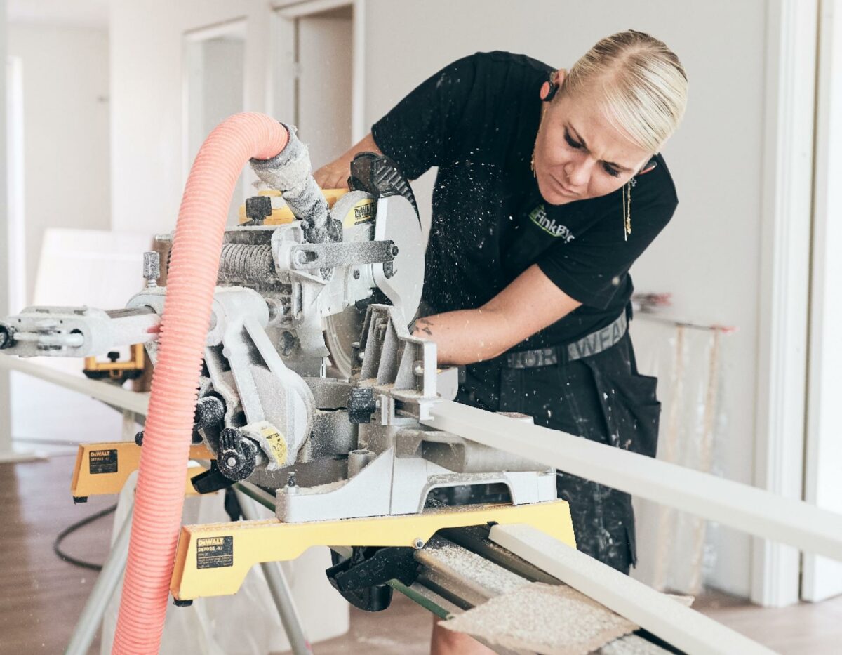 Tømrer Martha Kjærsgaard er en af de rollemodeller, som Boss Ladies gerne vil dele med nye generationer af piger og kvinder, så de kan få øjnene op for en erhvervsfaglig uddannelse indenfor f.eks. byggeriet. Foto Frank Pedersen