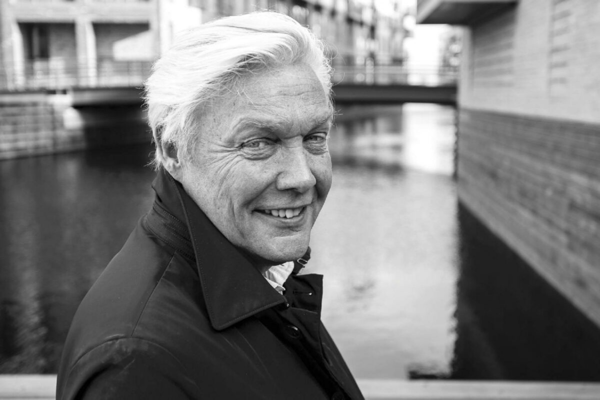 Claus Gröning grundlagde i 1990 den københavnske tegnestue Gröning Arkitekter.
