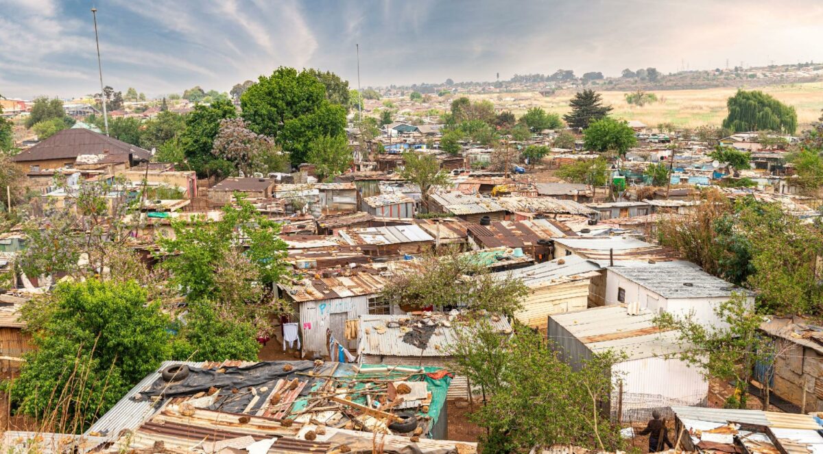 Særligt de fattige områder uden for Johannesburg oplever jævnligt oversvømmelser med store ødelæggelser til følge. Foto: Gettyimages.