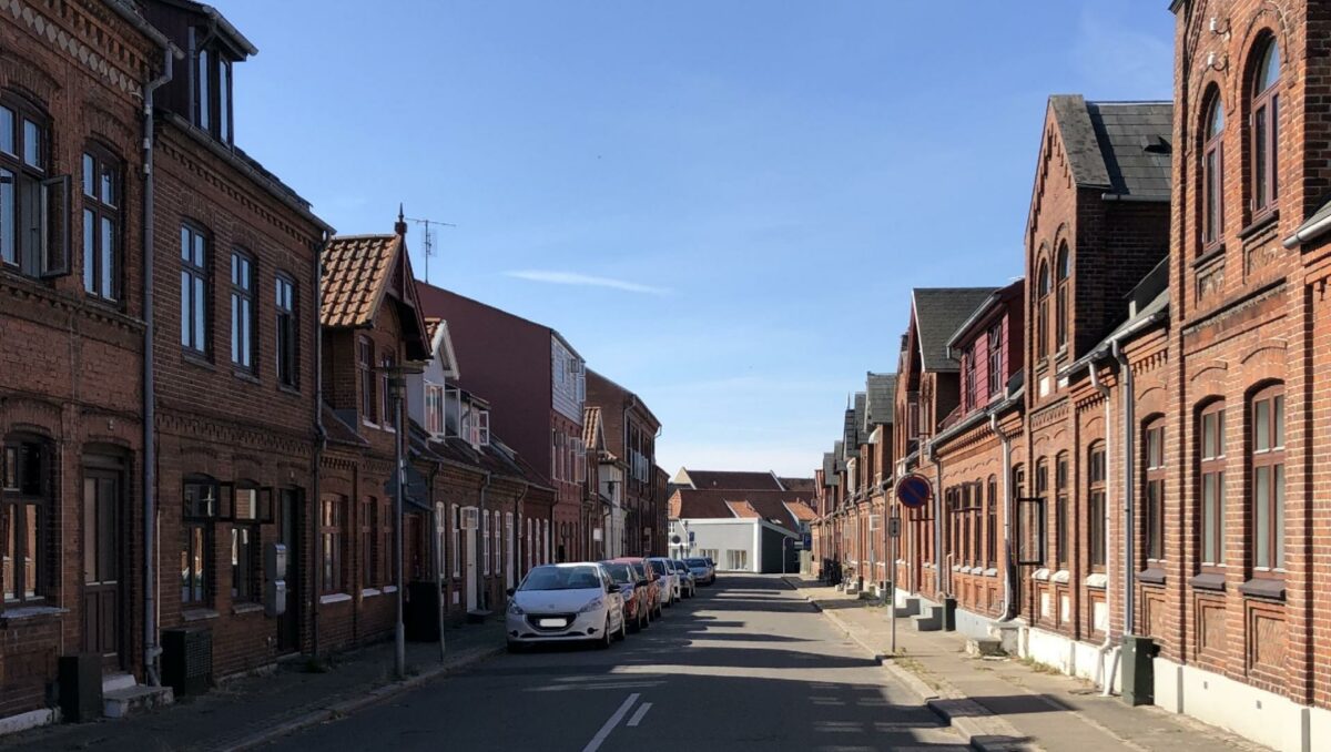 Bymiljøet i Nygade og murstensbygningerne fra slutningen af 1800-tallet i Assens har fået en god chance for at blive istandsat og fornyet gennem pilotprojektet 'Vores Kvarter'. Foto: Thomas Waras Brogren