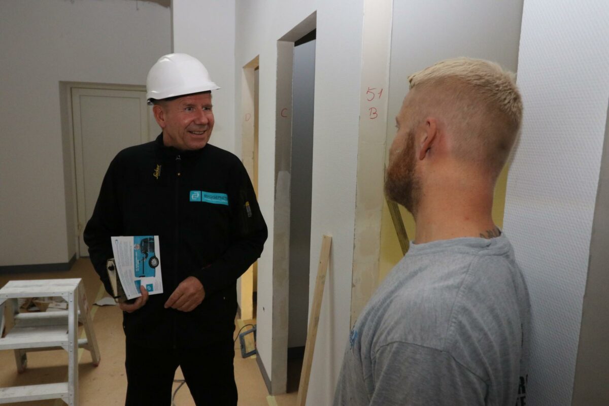Konsulent Peter Orby fra Bam-Bus, Byggeriets ArbejdsMiljø Bus, oplever et stigende fokus på ergonomi ude på arbejdspladserne. Pressefoto.