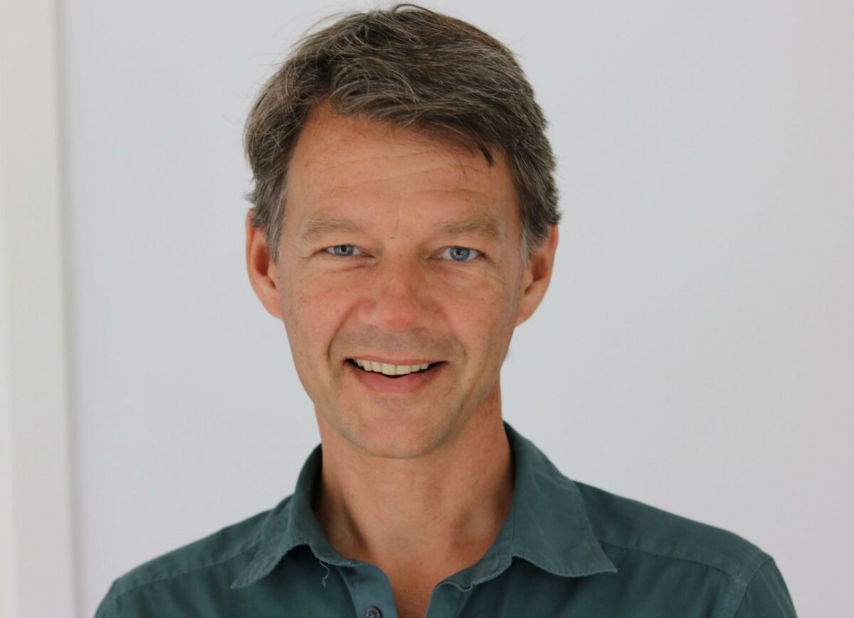 Ordfører for grøn omstilling Christian Poll og resten af Alternativet har planer for et mere bæredygtigt byggeri.  Foto: Alternativet.