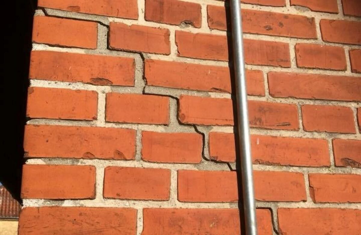 Der er mange, som raporterer sætningsskader som følge af tørken. Svært at sige, mener forsikringsselskab. Foto: Privat.