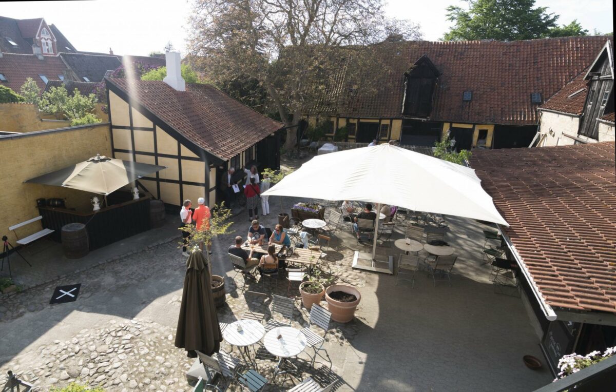 Vaskehuset i en Gamle Købmandsgaard er ny blevet Danmarks mindste whiskydestilleri. Foto: Renoverprisen.