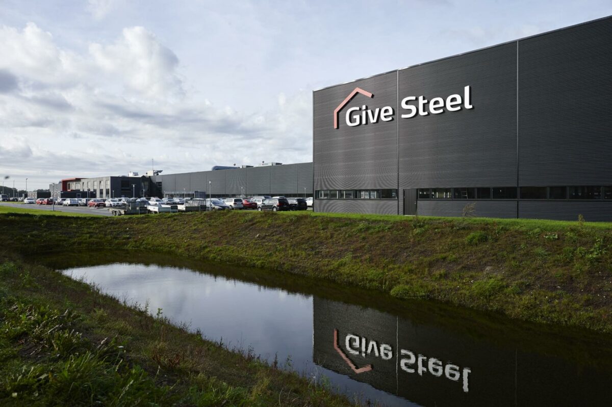 Give Steel betyder Gi' stål på engelsk. Men det er nu navnet på det tidligere Give Stålspær som et led i deres internationaliseringsstrategi. Foto: Give Steel A/S.
