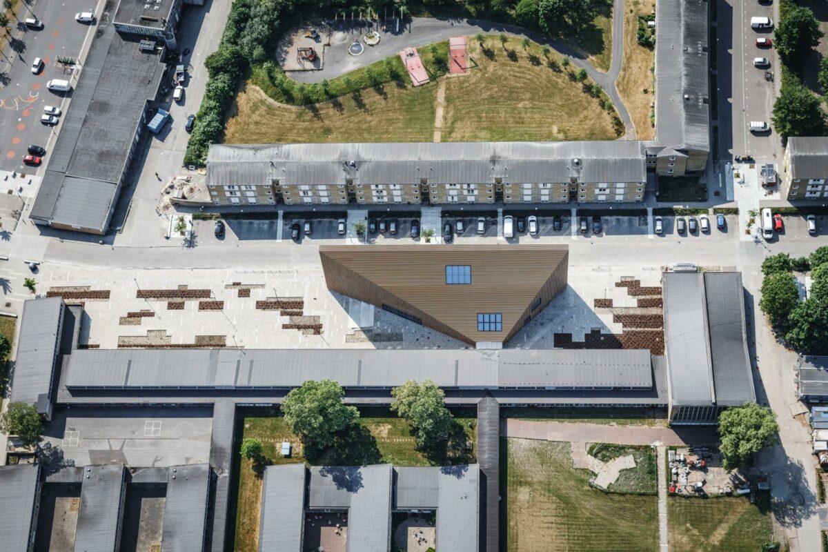 Tingbjerg Bibliotek og Kulturhus tegnet af Cobe. Foto: Rasmus Hjortshøj.