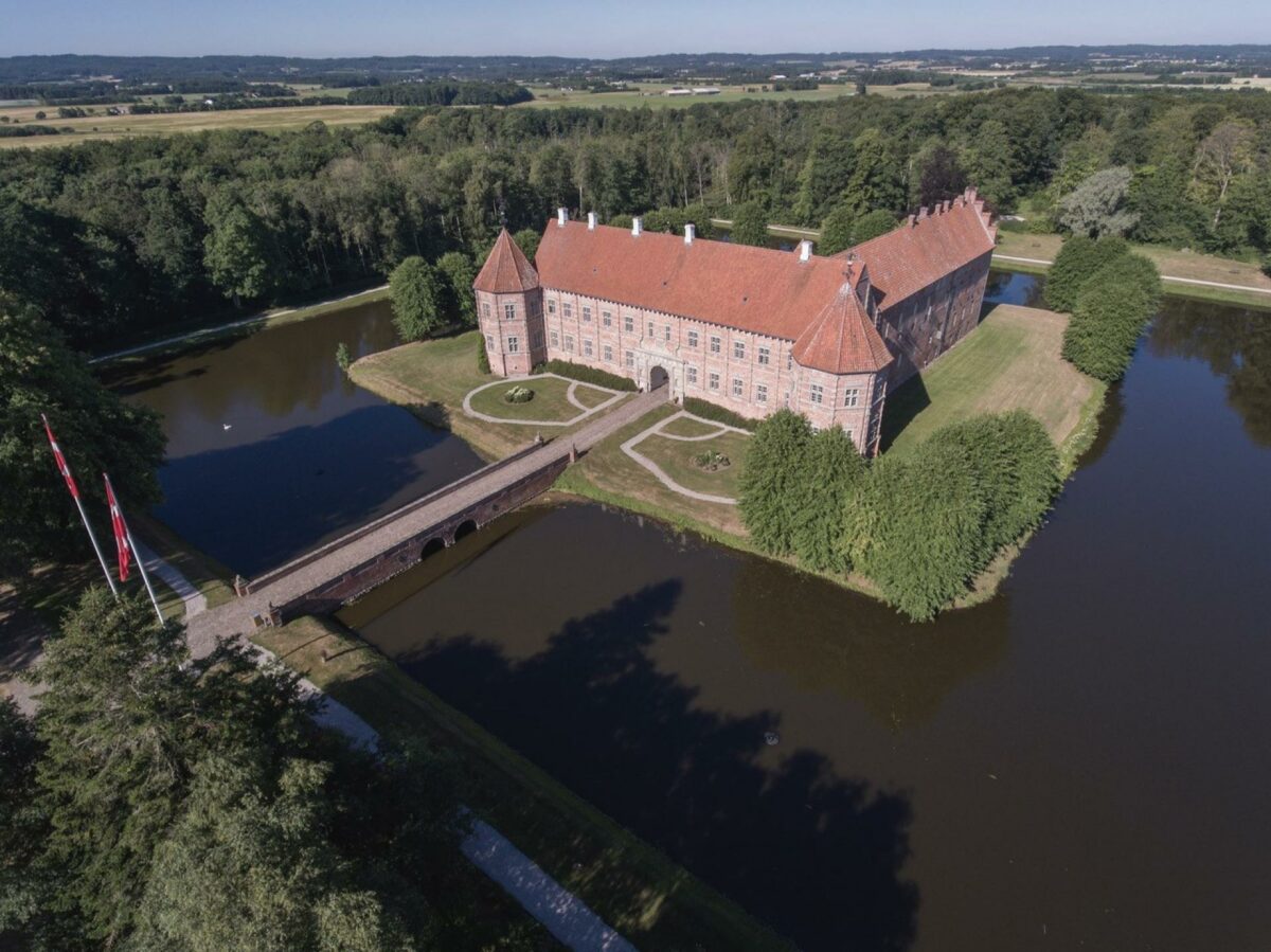 Voergaard i Vendsyssel er en renæssance-herregård. Det er Biskop Stygge Krumpen, der overvejende har opført det anlæg, man kan se i dag. Foto: Historiske Huse.