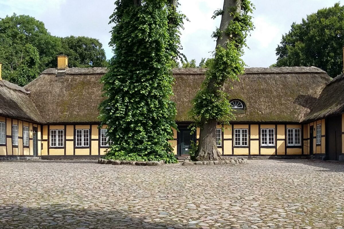 Præstegården er blevet tør og lun. Pressefoto.