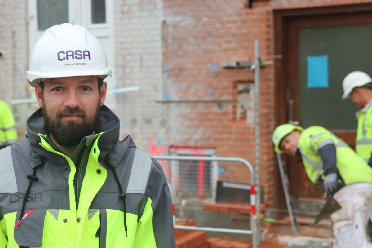 Projektchef Torben Bredkær fra Casa har ansvaret for bygningsentreprisen ved renoveringen af de 350 etageboliger. Foto: Torben Jastram.