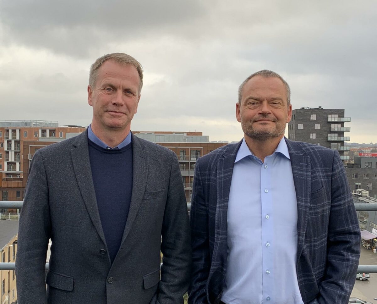 Tom Holm (tv.) og Carsten Nyboe er nye på holdet hos bygherrerådgiveren V2C, der har haft eksplosiv vækst de seneste år. Foto: V2C.