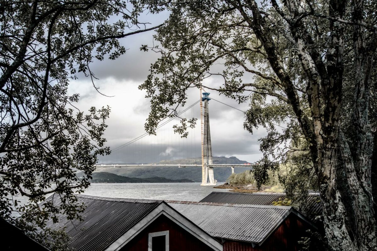 Hålogaland-broen er netop indivet i Nordnorge. Pressefoto.